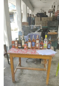कटिहार में खुलेआम चल रहा अवैध शराब का कारोबार