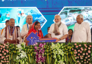 PM Modi gave many gifts to Gayaji