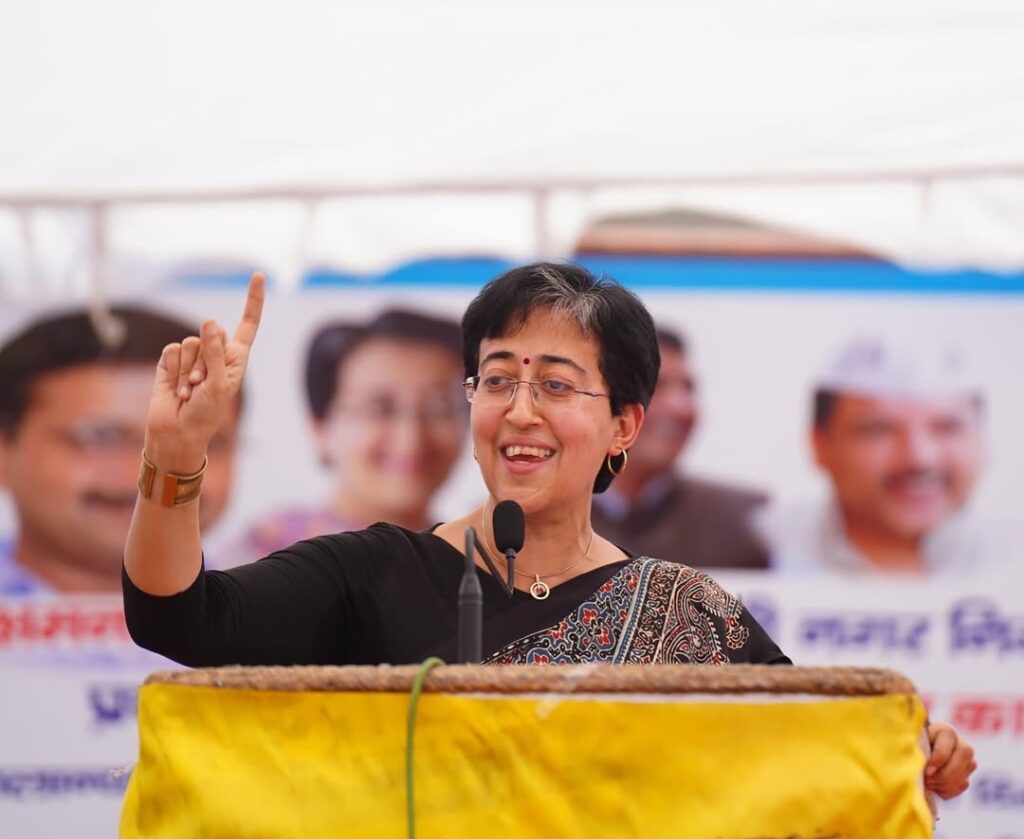 मुख्यमंत्री पर हुए हमले पर आतिशी और कांग्रेस की प्रतिक्रिया