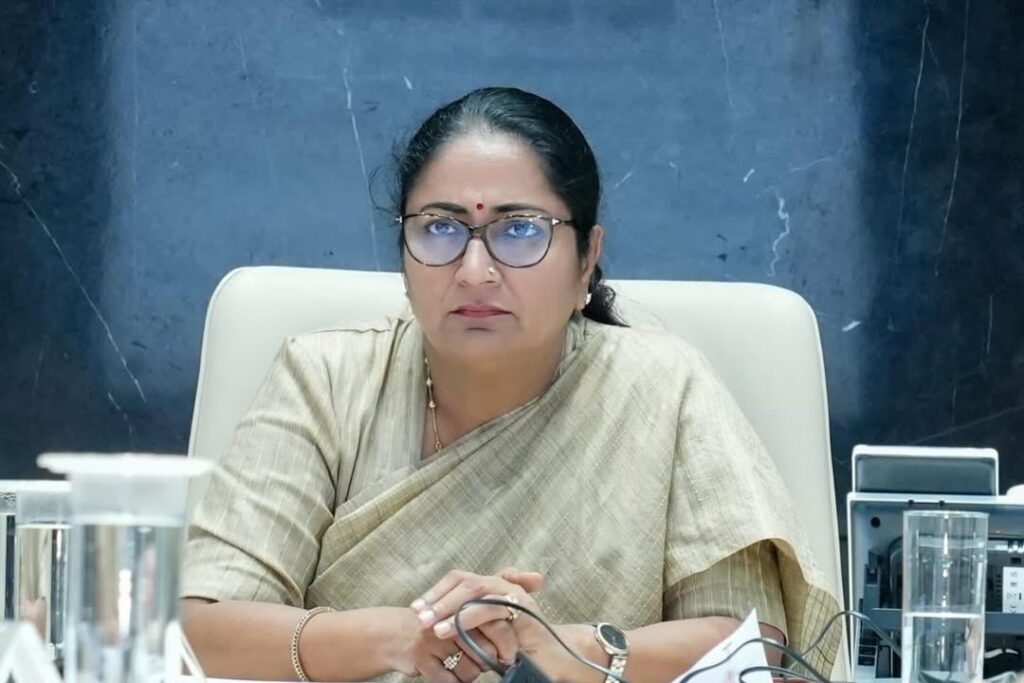 दिल्ली की CM पर हमले को लेकर मंत्रियों की प्रतिक्रियाएं