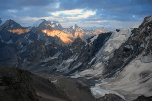 दुनिया के ग्लेशियर हर साल क्रेडिट कार्ड जितना पिघल रहे हैं
