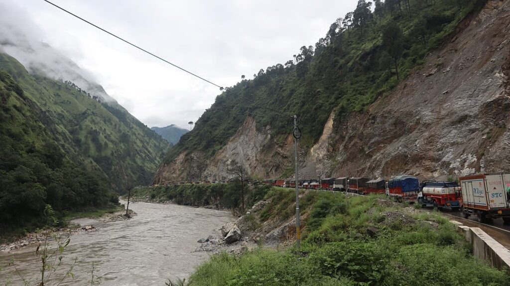 हिमाचल में भारी बारिश का कहर