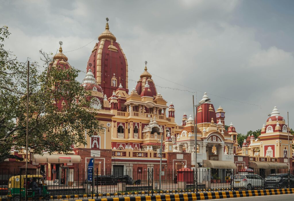 Devotees beat Sevadar to death for not getting chunni-prasad | NewG India