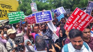उर्दू-बांग्ला टीईटी अभ्यर्थियों का प्रदर्शन