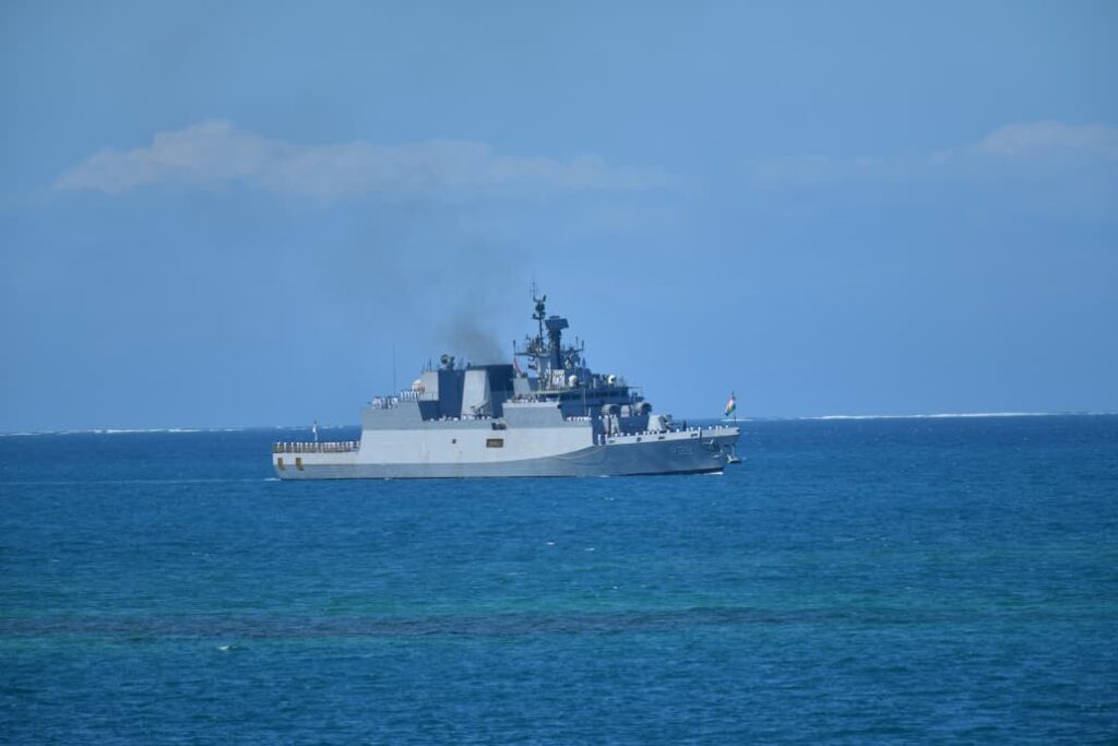 India's INS Kadmatt shines on Papua New Guinea's Independence Day | NewG India
