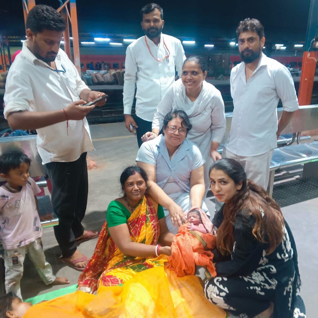 There was a cry of joy at Old Delhi Railway Station | NewG India