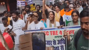 TRE-4 candidates took to the streets in Patna demanding the recruitment of teachers. | NewG India