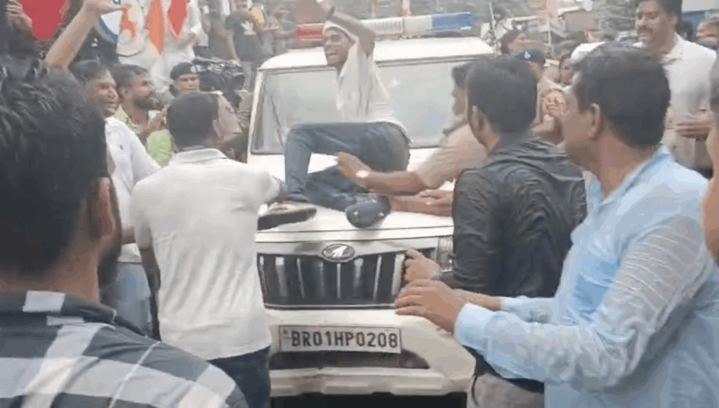 Youth Congress workers who went to surround the CM's residence in Patna were lathi-charged. NewG India