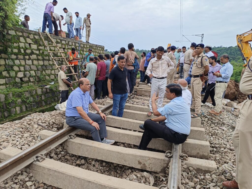 The spirit of Jammu Mandal: The thread of helping the passengers did not break even during the natural disaster | NewG India