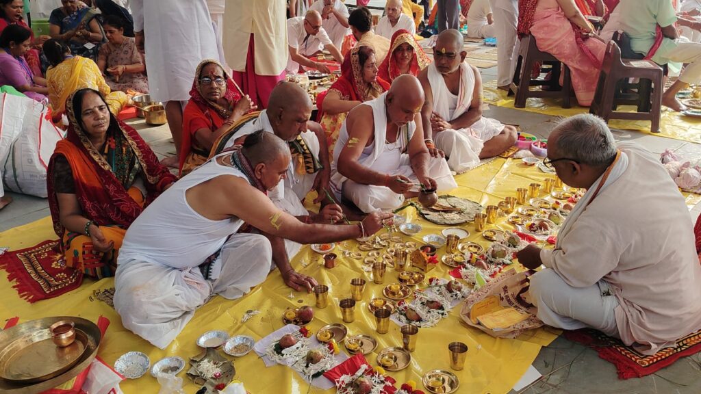 Pitru Paksha Mela: A wave of faith swelled in Gayaji, lakhs of devotees reached for the peace of the souls of ancestors | NewG India