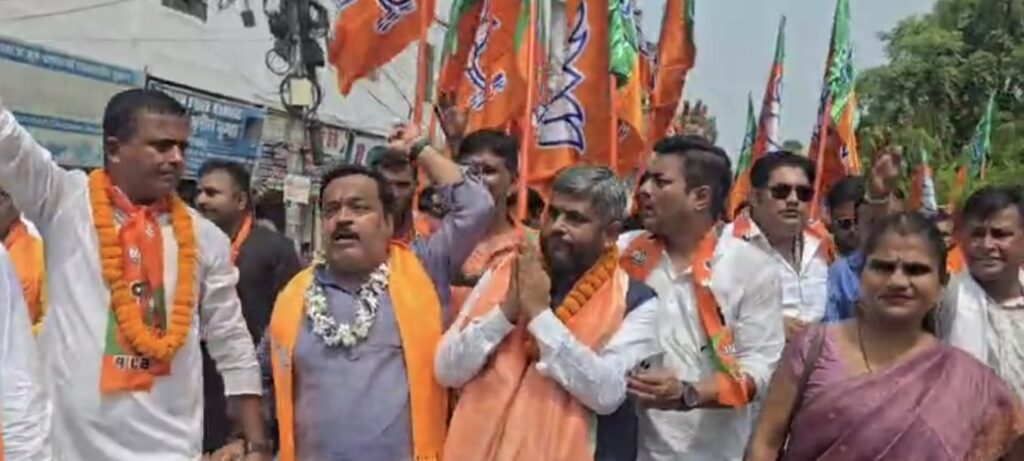 Hoarding war heats up Bhagalpur, BJP's ticket battle intensifies. NewG India