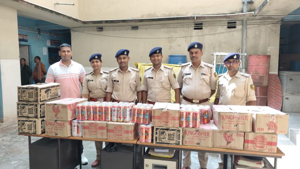 The evil deeds of the Nakatpura headman, given the responsibility of prohibition of liquor, were caught in smuggling.. | NewG India