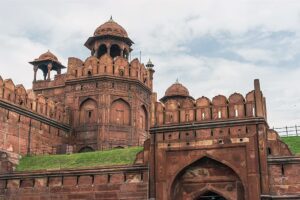 लाल किला झेल रहा Pollution की मार