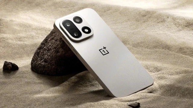 OnePlus 15 का ग्लोबल लॉन्च
