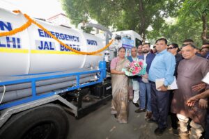 Sewer cleaning in Delhi with state-of-the-art machines. NewG India