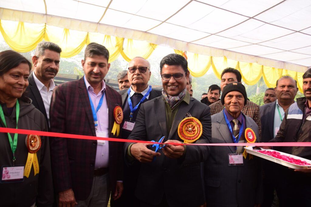 70 varieties of roses adorn the exhibition in Chanakyapuri. NewG India