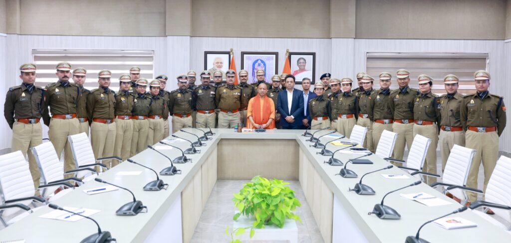 Communication, sensitivity and positive thinking will make effective police officers. NewG India