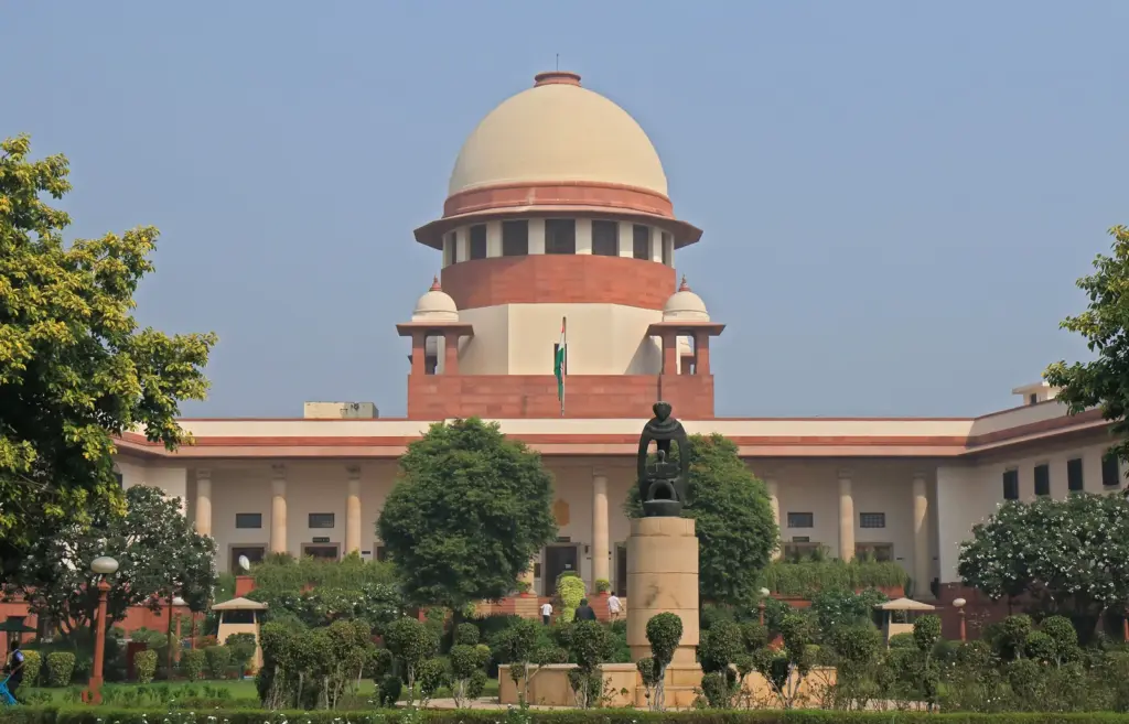 'मासिक धर्म स्वास्थ्य' अब जीवन का मौलिक अधिकार; SC का स्कूलों में मुफ्त सैनिटरी पैड देने का आदेश