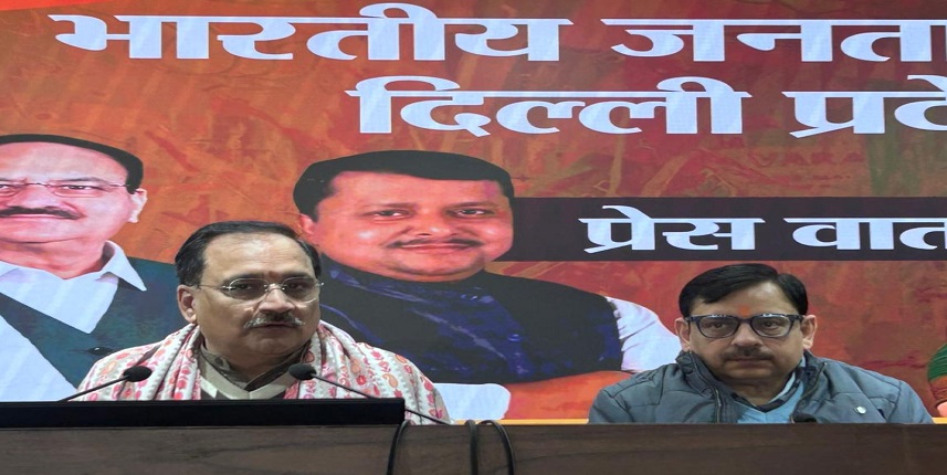 आतिशी मार्लेना ने 'कुत्तों' एवं 'गुरूओं 'दोनों शब्दों का प्रयोग किया है: प्रवीण शंकर