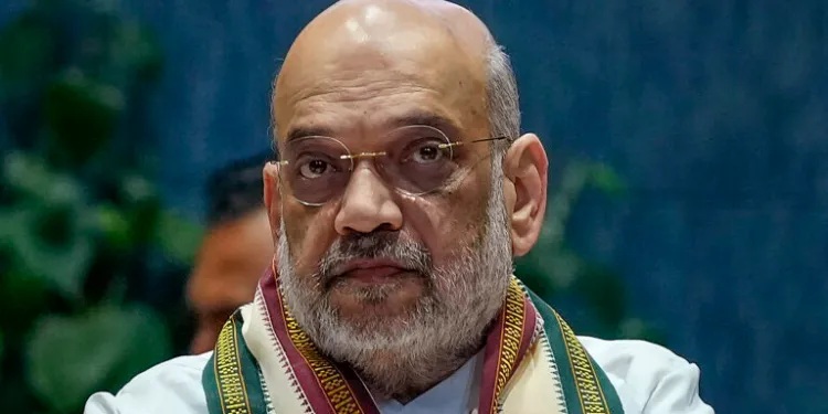 अमित शाह ने पुलवामा में शहीद हुए जवानों को दी श्रद्धांजलि