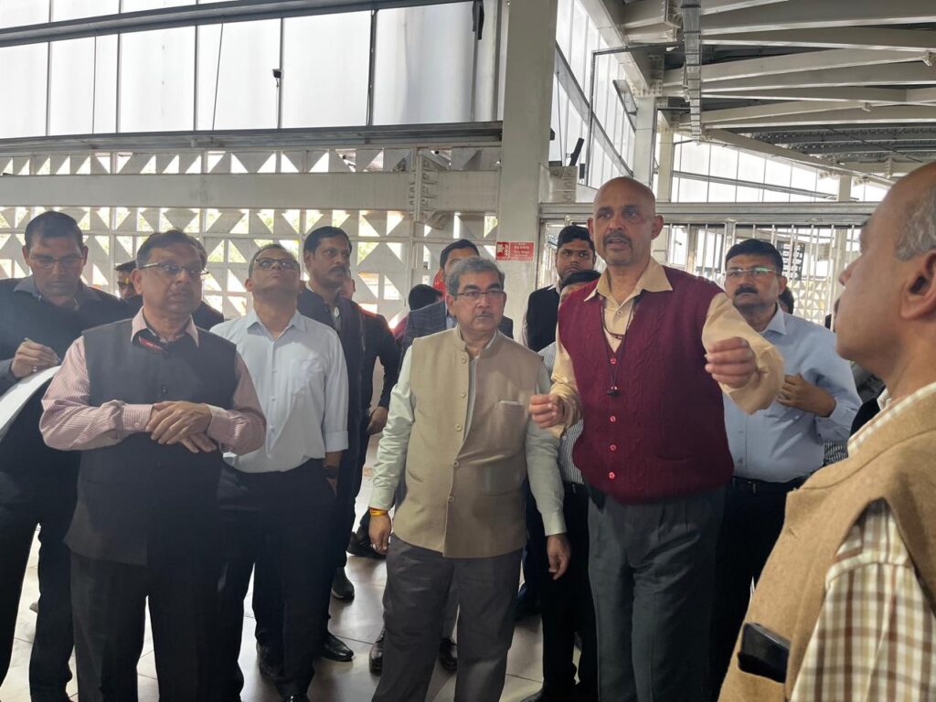 उत्तर रेलवे के महाप्रबंधक ने आज नई दिल्ली रेलवे स्टेशन का किया निरीक्षण