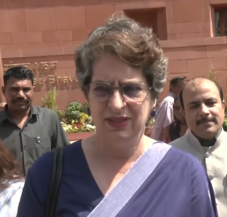 Opposition creates ruckus in Parliament over inflation, LPG crisis and telecom rules. NewG India