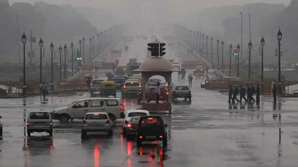 दिल्ली-एनसीआर में बदला मौसम का मिजाज , कई जगह पर हुई बारिश