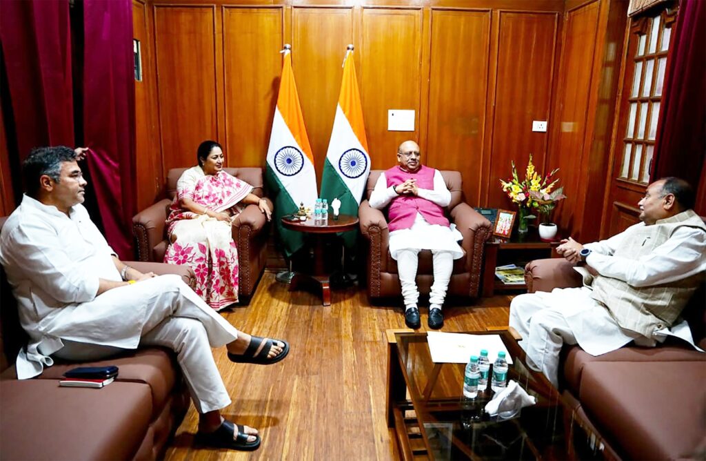 Important meeting between Chief Minister Rekha Gupta and Speaker Vijender Gupta before the budget session. NewG India
