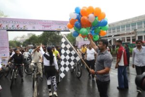 'Sundays on Cycles' in full swing in Delhi, youth, children and women become Fit India superstars. NewG India