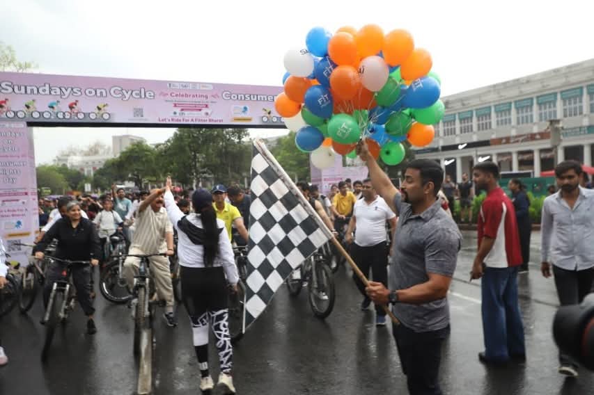 'Sundays on Cycles' in full swing in Delhi, youth, children and women become Fit India superstars. NewG India