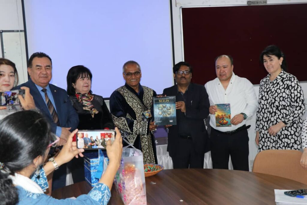 जेएनयू में उज्बेकिस्तान के प्रतिष्ठित विद्वान "शॉन-शराफ" सम्मान से सम्मानित