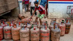 होर्मुज के रास्ते LPG पहुंचते ही उर्वरक सेक्टर को राहत, गैस सप्लाई बढ़कर 90%