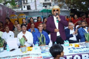 हेलमेट जीवन की सुरक्षा का साधन, सड़क नियमों का पालन जरूरी