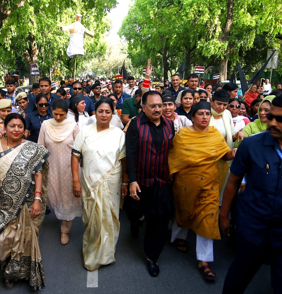 Women's reservation bill defeated in Lok Sabha, Rahul Gandhi targeted by BJP women workers. NewG India