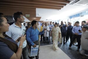 CM Rekha Gupta conducts surprise inspection of Aruna Asaf Ali Hospital, reprimands staff. NewG India
