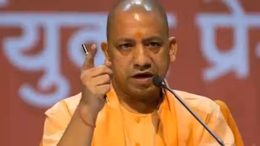 ‘कोई बच्चा स्कूल से छूटे नहीं’: वाराणसी से CM योगी ने शुरू किया स्कूल चलो अभियान