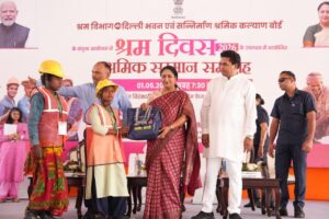Delhi government distributed safety kits to 1000 workers and education kits to 100 children. NewG India
