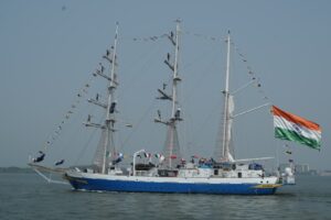 भारतीय नौसेना का विशाल पाल पोत INS सुदर्शिनी अमेरिका के बाल्टीमोर पहुंचा